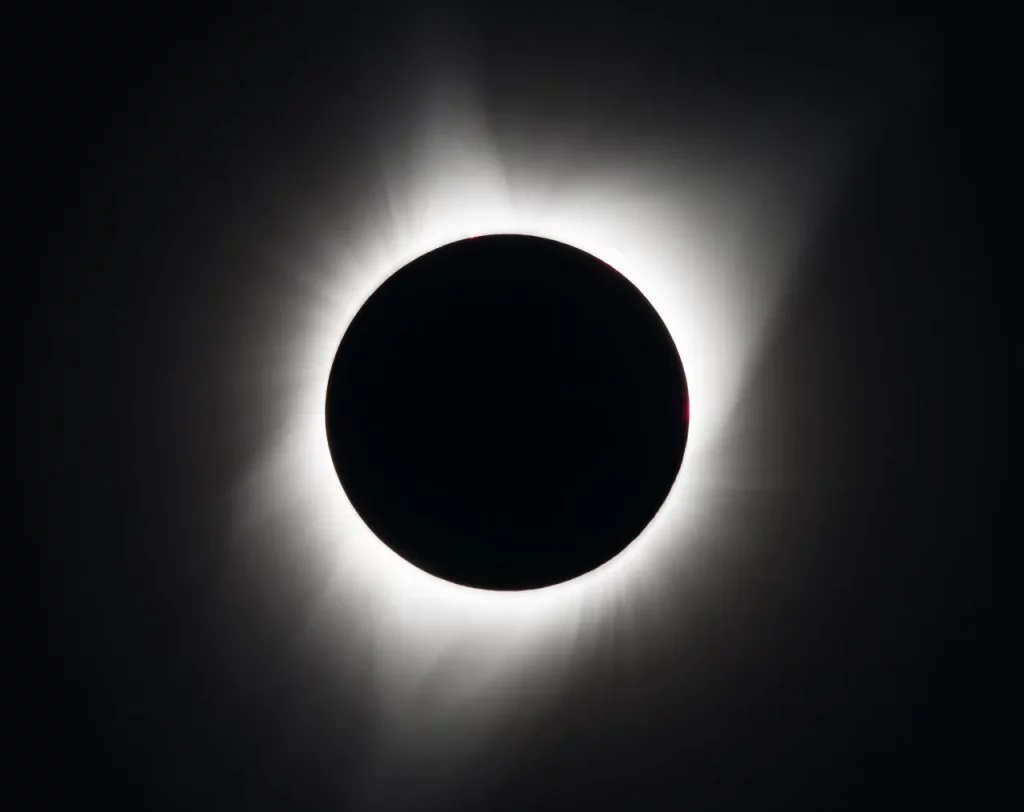 Eclipse Solar Total de 2017 fotografado em Madras Oregon Crédito NASAAubrey Gemignani