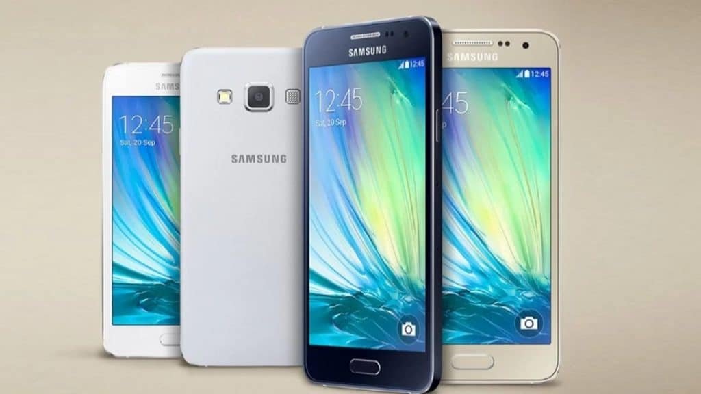 Galaxy A5 apresenta tela maior e LCD uma das diferenças entre os celulares