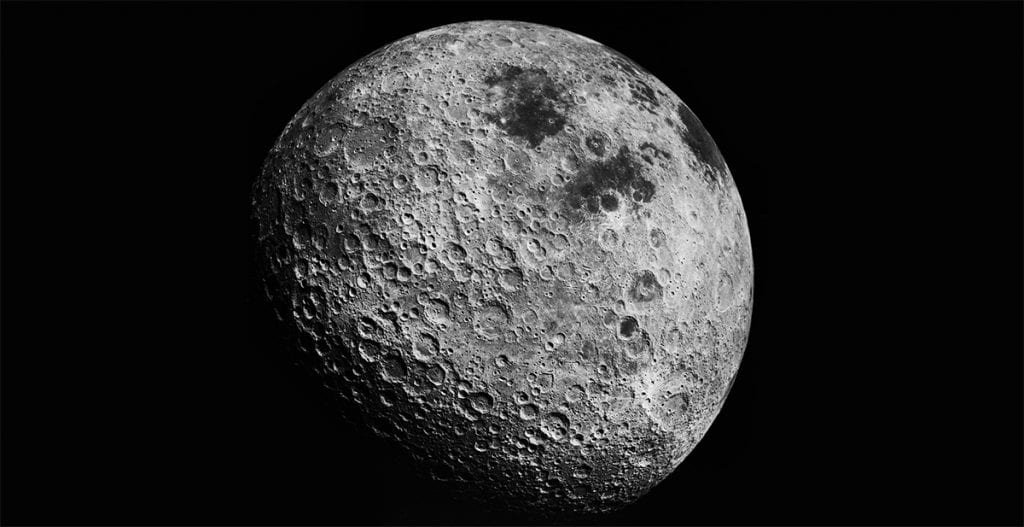 Lado oculto da Lua Crédito NASAApollo 16 fotografia AS16 3021Domínio Público