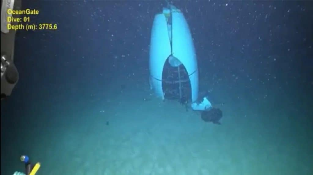 imagem dos restos da implosão do submarino titan